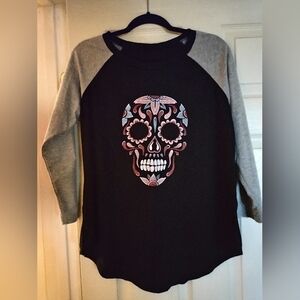 NWOT Womens Sugar Skull Raglan Tee - Black and Gray